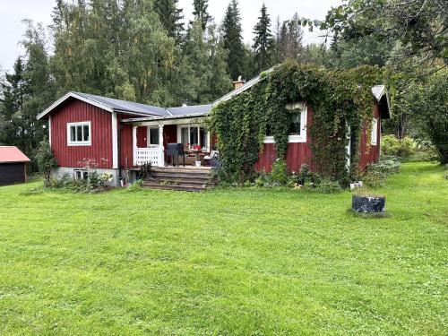 Wilderness cabin in Nas near the Vasterdal River