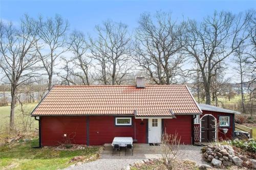 Ekbacken - naturskön stuga med närhet till havet