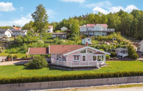 2 Bedroom Lovely Home In Uddevalla